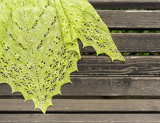 Handmade openwork crochet shawl – Vihren design using fine lace yarn, ideal for warm weather