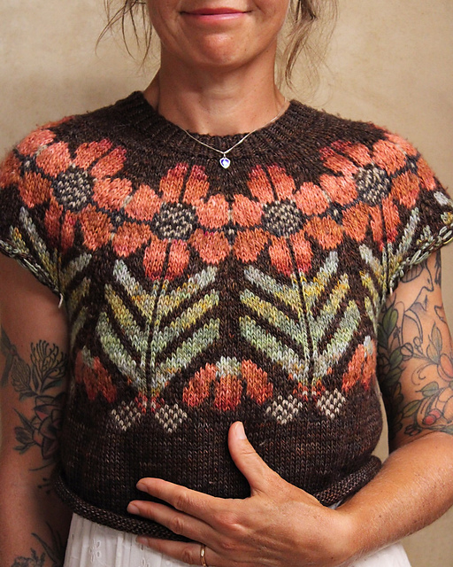 versión del jersey harvest flower con tonos oscuros
