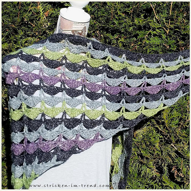 Triangle Shawl FAIRBURY